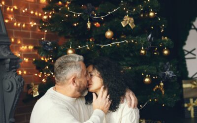 Navigating the Holidays as a Couple: Tips for Strengthening Your Bond During the Festive Season